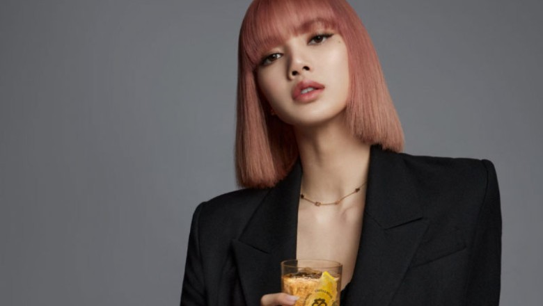 ข่าวนักร้องเกาหลี Lisa ที่ได้เดินทางกลับบ้านเกิด สำหรับในรอบ 3 ปี ที่ไม่ได้กลับบ้านเกิด