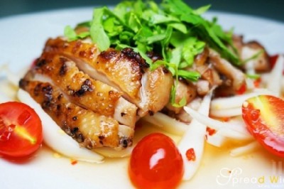 ยำสันในไก่ย่าง อาหารจานเดียว