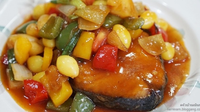 ปลาอินทรีทอดซอสเปรี้ยวหวาน อาหารเพื่อสุขภาพ