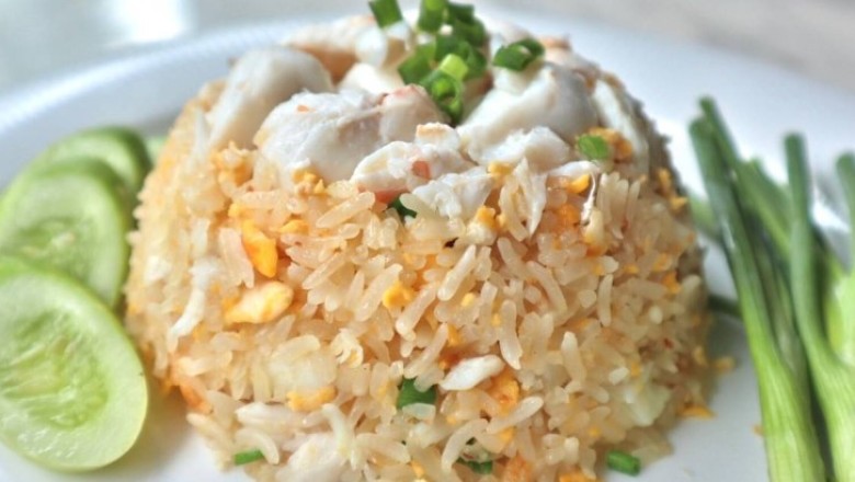 ข้าวผัดปู อาหารจานเดียว