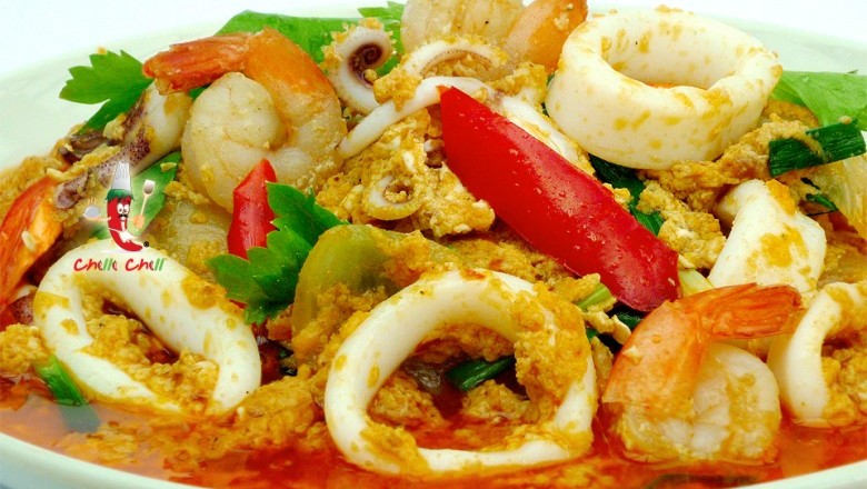 ทะเลผัดผงกะหรี่ อาหารจานเดียว