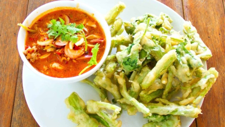 ยำผักบุ้งกรอบ อาหารจานเดียว