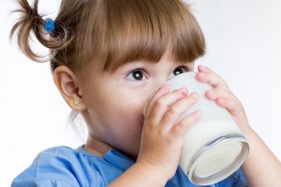 แนะเด็กไทยดื่มนมจืดวันละ 2 แก้ว เพิ่มความสูง