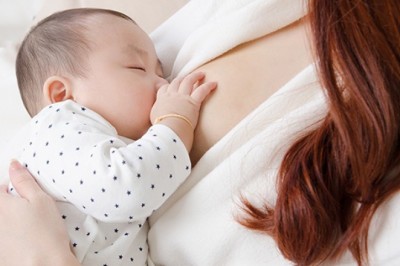 แนะเลี้ยงทารกด้วยนมเเม่อย่างเดียวนาน 6 เดือน