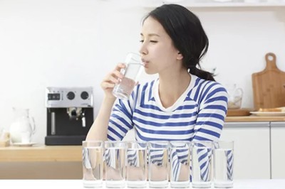 แนะดื่มน้ำเปล่าดีที่สุด ดื่มให้พอเหมาะ เพียงพอ ดีต่อร่างกาย