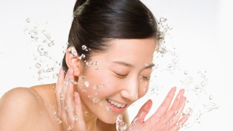 9 ขั้นตอนการล้างหน้าเพื่อความสวยใส