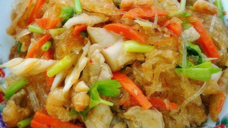 ผัดวุ้นเส้น อาหารจานเดียว