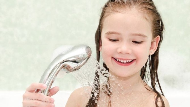 ลูกวัย 5 - 6 ปีอาบน้ำเองได้แล้ว