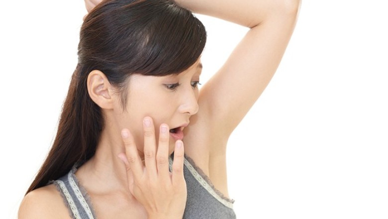 วงแขนขาวของสาวๆ นักประหยัด