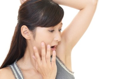 วงแขนขาวของสาวๆ นักประหยัด