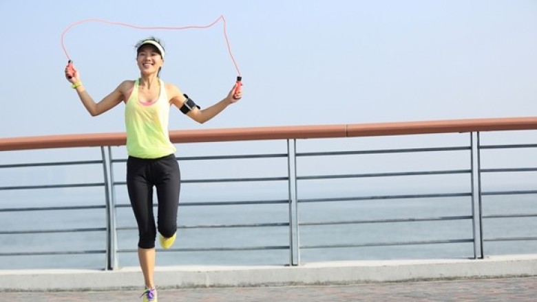 สาวเฮลท์ตี้กับการกระโดดเชือก