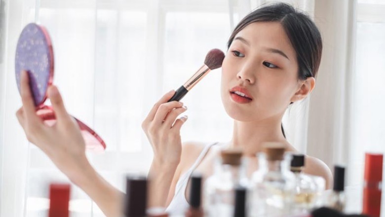 แต่งเติมหน้าสวยด้วยเมคอัพหลากสี