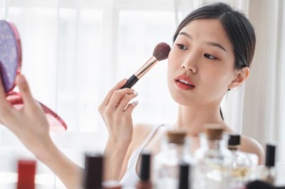 แต่งเติมหน้าสวยด้วยเมคอัพหลากสี