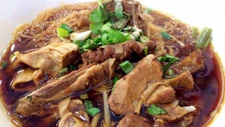 ก๋วยเตี๋ยวหมูตุ๋น อาหารจานเดียว