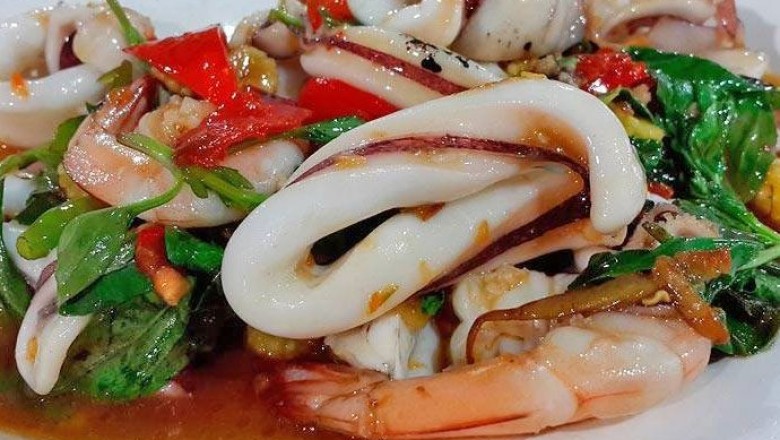 กระเพรารวมมิตรทะเล