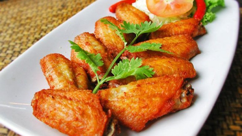 ปีกไก่ทอดน้ำปลา อาหารจานเดียว