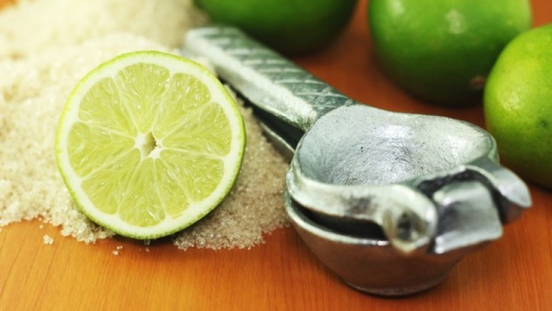 วิธีคั้นน้ำมะนาวไม่ให้ขม