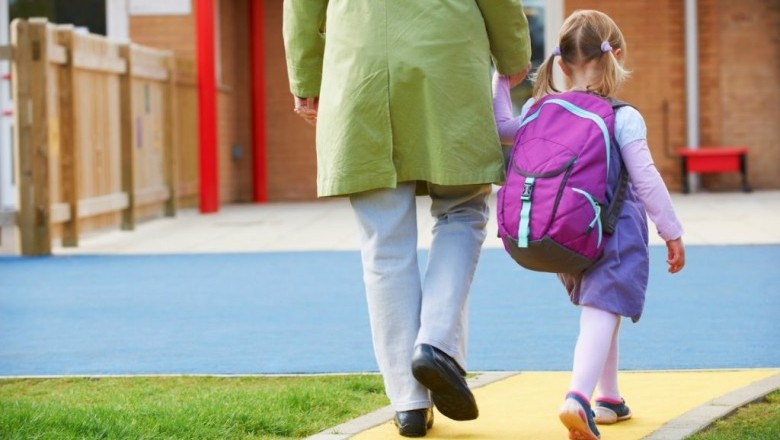 ลูกไม่ยอมไปโรงเรียน..จะทำอย่างไรดี