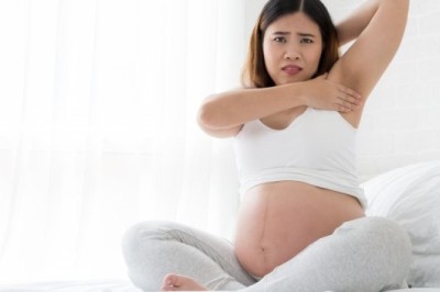 แม่ท้องรักแร้ดำ