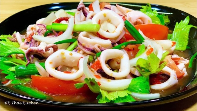 เคล็ดลับทำยำปลาหมึกให้แซบสะใจ