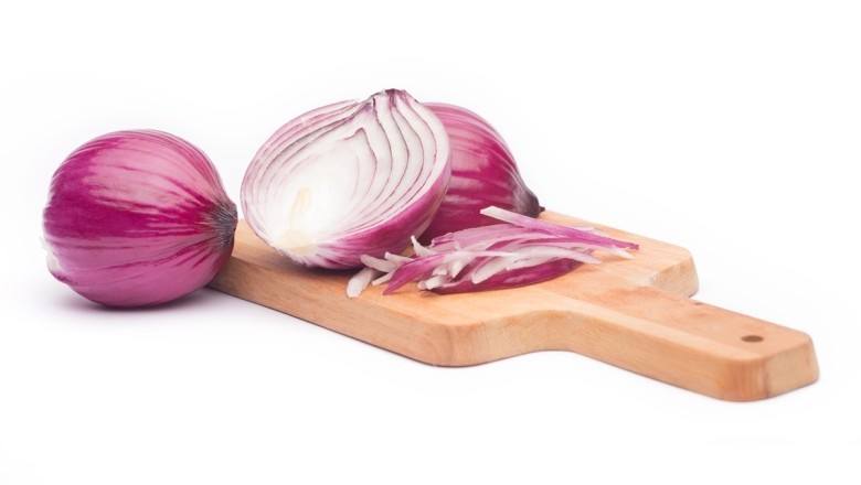 วิธีกำจัดกลิ่นหอมแดงที่ติดมือ