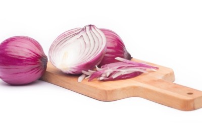 วิธีกำจัดกลิ่นหอมแดงที่ติดมือ