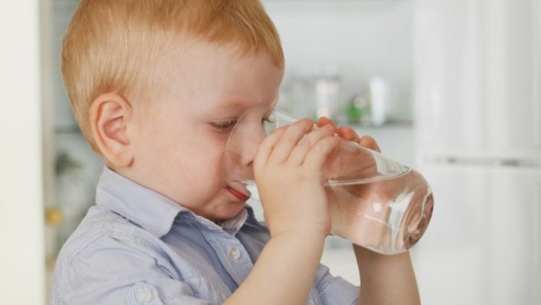 ลูกรักของแม่ดื่มน้ำน้อย  จะขาดน้ำมั้ยนะ