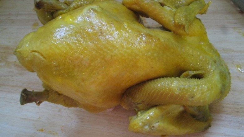 เทคนิคต้มไก่ให้หนังไม่ลอก