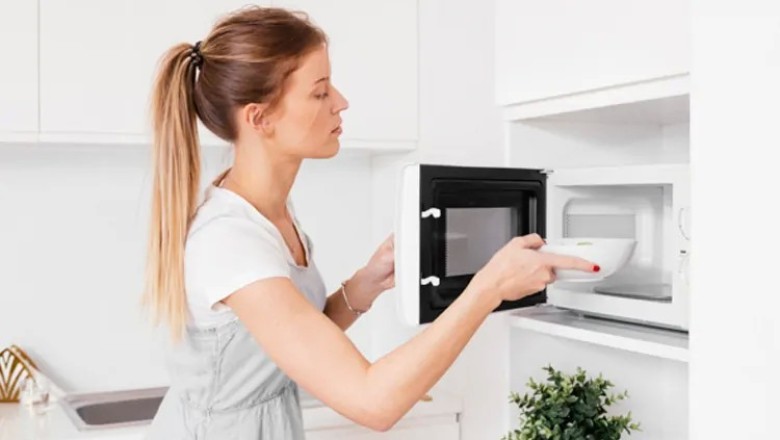 เบกกิ้งโซดาช่วยขจัดคราบเตาไมโครเวฟ