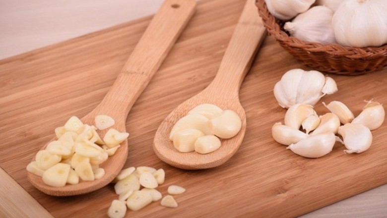 วิธีกำจัดกลิ่นกระเทียมติดมือ