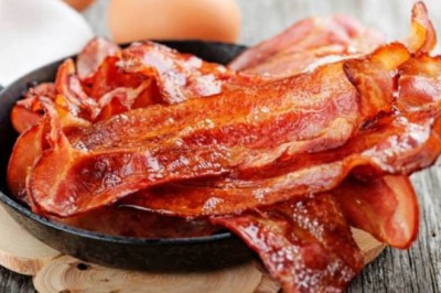 เคล็ดลับทอดเบคอนไม่ให้งอ