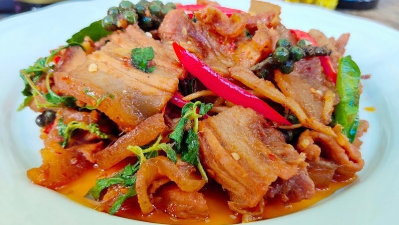 ผัดเผ็ดหมูป่า อาหารจานเดียว