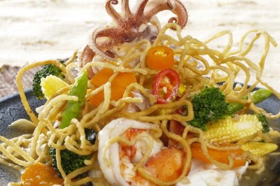 หมี่กรอบราดหน้าทะเล อาหารจานเดียว