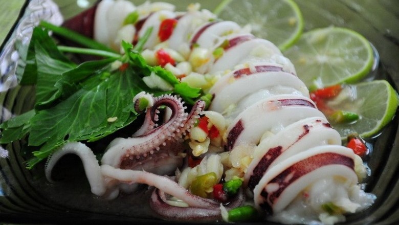 ปลาหมึกไข่นึ่งมะนาว หมึกนึ่งมะนาว