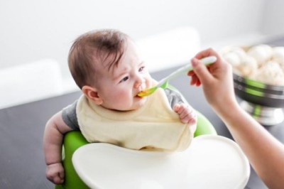 เทคนิคป้อนข้าวให้ลูกน้อย