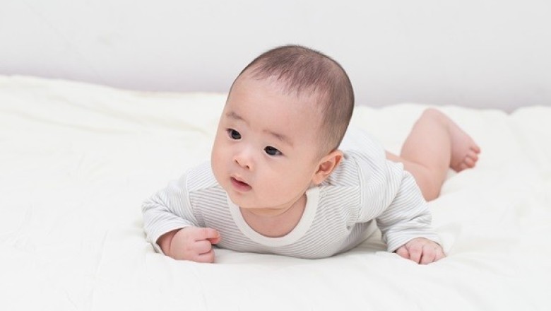 ทารกนอนคว่ำช่วยพัฒนาการเคลื่อนไหว