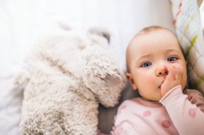 ทำยังไงดีคะลูกชอบดูดนิ้ว