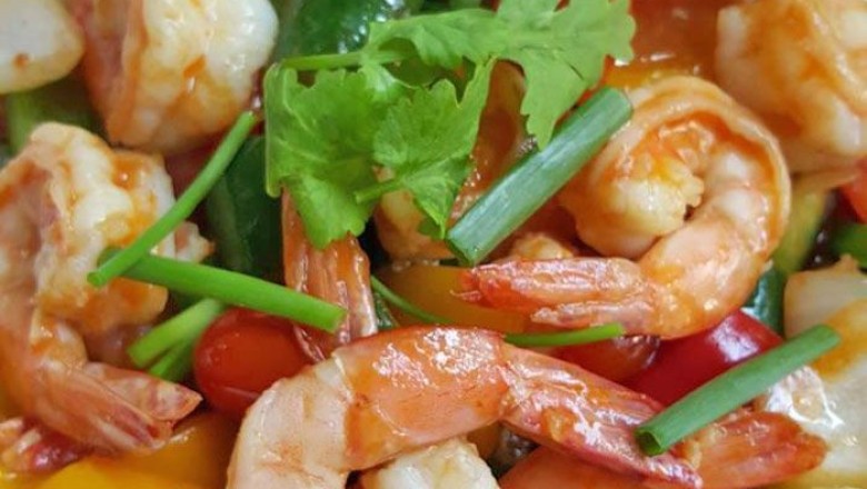 ผัดเปรี้ยวหวานกุ้ง อาหารจานเดียว