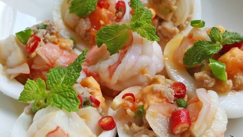 ยำไข่ต้ม อาหารจานเดียว