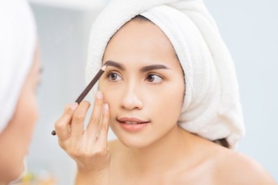 แต่งคิ้วสวยง่ายๆ ด้วยตัวคุณเอง