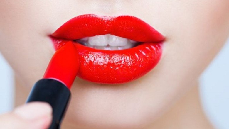 ฮอตสุดๆ กับปากสีแดงแรงฤทธิ์