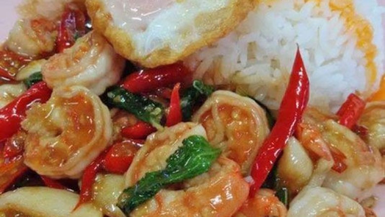 ผัดกระเพรากุ้ง อาหารจานเดียว