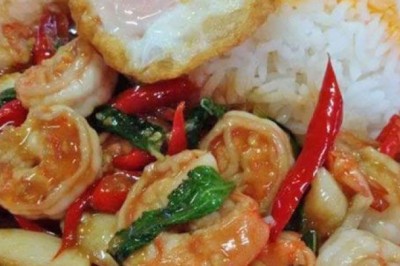 ผัดกระเพรากุ้ง อาหารจานเดียว