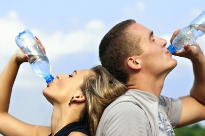 ดื่มน้ำจากขวดพลาสติกแฝงอันตราย