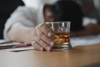 9 อันตรายที่เหล้าทำร้ายคุณ