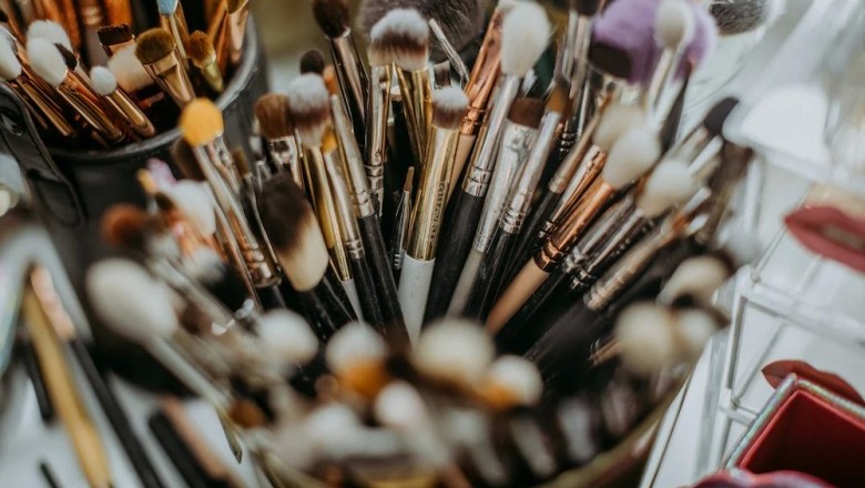 แปรงแต่งหน้าล้างอย่างไรให้สะอาด