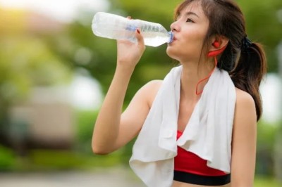ดื่มน้ำระหว่างออกกำลังกายอันตรายถึงชีวิต