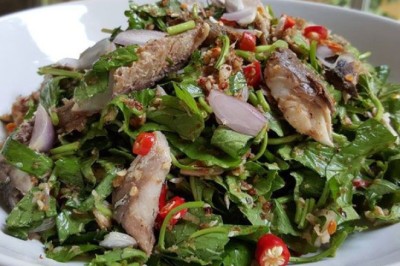 ยำใบบัวบก อาหารจานเดียว