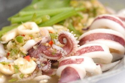 ปลาหมึกนึ่งมะนาว อาหารจานเดียว