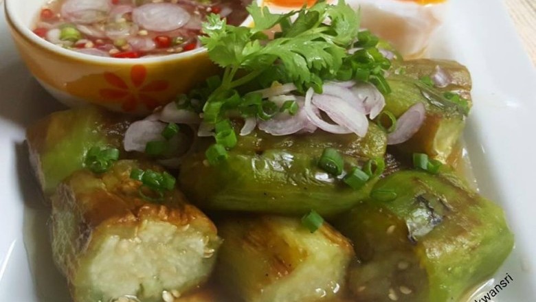 มะเขือย่างกับน้ำปลาพริก3รส อาหารจานเดียว